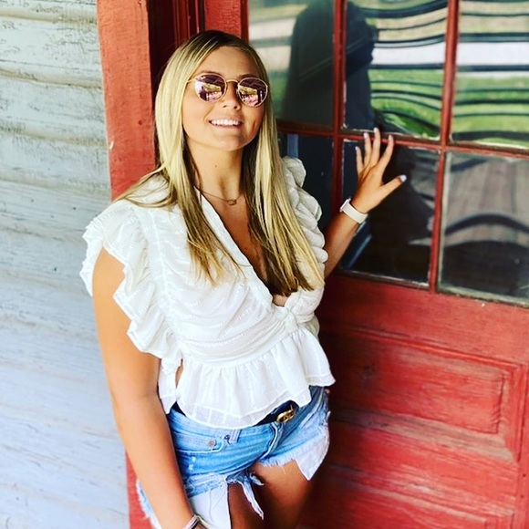 Meet your Posher, The Wardrobe - Picture 7 of 7